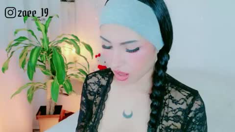 Zoe  online show from June 2026 04:17:01 AM