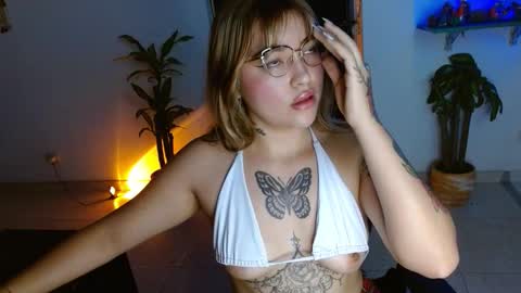 Snapshot of cuteisabella_ chatting on November 2025 06:56:02 PM isa online show from November 2025 06:56:02 PM