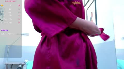 cutepetitee online show from September 2025 08:45:02 PM