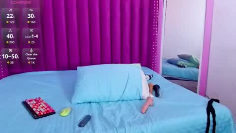 cutepetitee online show from October 2025 09:23:01 PM
