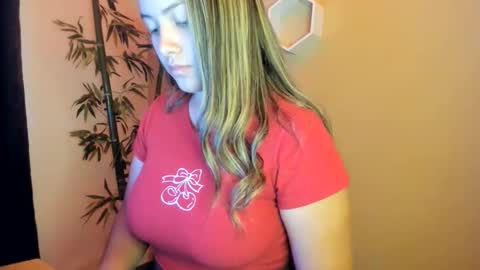cutesamantha_ online show from May 2026 07:43:01 PM