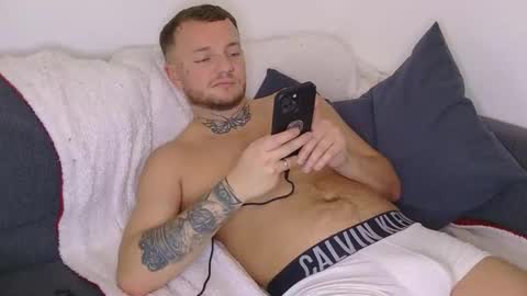 cutescottishlad online show from October 2025 05:25:02 PM