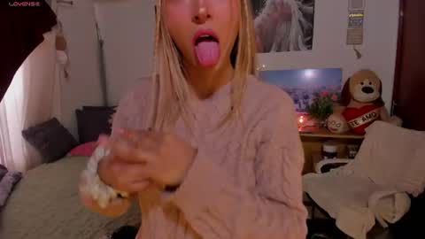 Snapshot of cuteweed420 chatting on June 2026 09:30:01 PM cuteweed420 online show from June 2026 09:30:01 PM