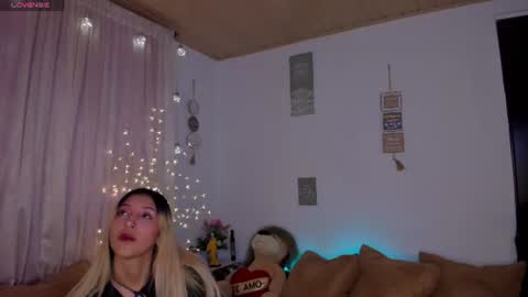 Snapshot of cuteweed420 chatting on July 2026 11:33:01 PM cuteweed420 online show from July 2026 11:33:01 PM