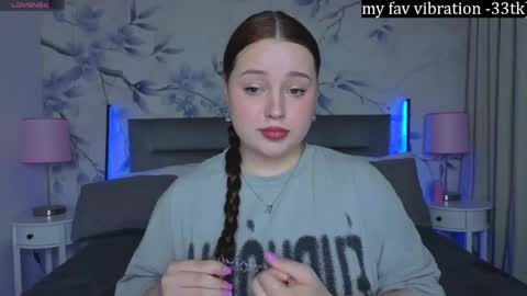 Snapshot of cutie__cutiee_ chatting on May 2026 12:21:01 PM Nika online show from May 2026 12:21:01 PM
