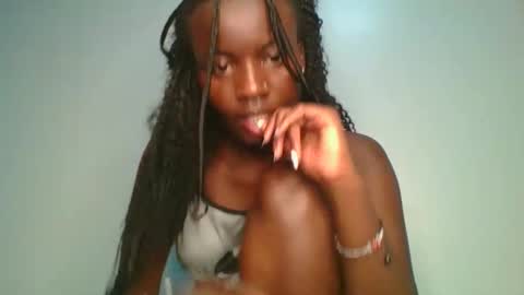 cutie_choco online show from November 2025 04:33:01 PM