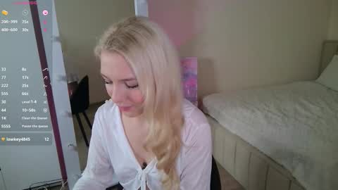 Snapshot of cutiee_lady chatting on February 2026 05:11:01 PM MILA online show from February 2026 05:11:01 PM