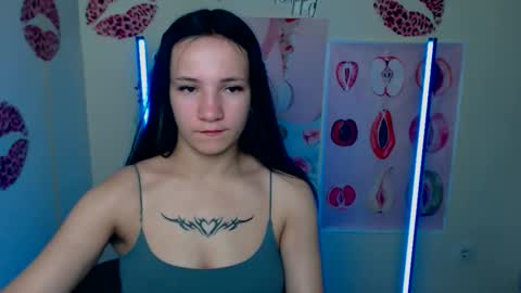 Emma online show from October 2025 07:55:01 PM