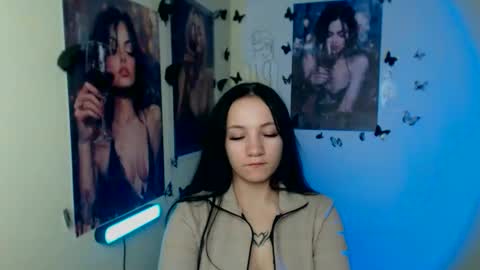 Emma online show from November 2025 01:22:01 PM