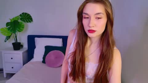 Snapshot of cutiewuwu chatting on March 2026 01:59:02 PM Vivienne online show from March 2026 01:59:02 PM