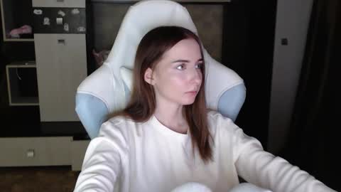 Snapshot of cutti_crystal chatting on October 2025 06:12:01 PM Cutti Crystal online show from October 2025 06:12:01 PM