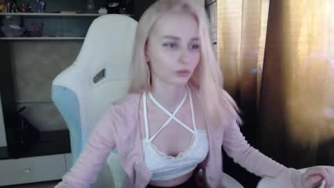 Cutti Crystal online show from April 2026 08:48:01 AM