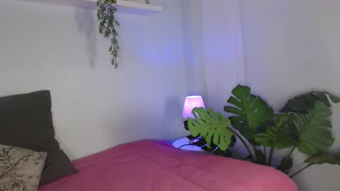 Snapshot of cuttie_blondie_dh chatting on February 2026 11:36:02 AM Laura online show from February 2026 11:36:02 AM