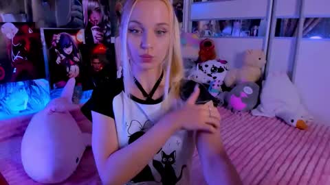 Nora online show from October 2025 08:30:01 PM