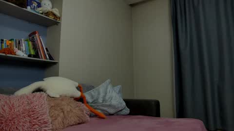 Snapshot of cuttiebunny chatting on January 2025 01:13:01 AM cuttiebunny online show from January 2025 01:13:01 AM