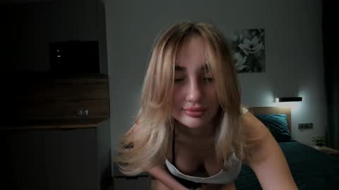 CuttieChloe online show from December 2024 11:08:02 PM