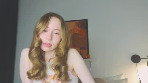 Snapshot of cuute_angell chatting on April 2026 05:06:02 PM Virginia See you on Sunday online show from April 2026 05:06:02 PM