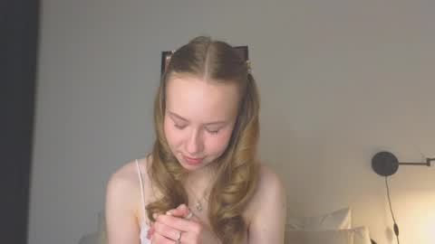 Snapshot of cuute_angell chatting on May 2026 05:17:02 PM Virginia See you on Sunday online show from May 2026 05:17:02 PM