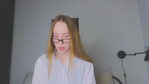 Snapshot of cuute_angell chatting on May 2026 05:07:02 PM Virginia See you on Sunday online show from May 2026 05:07:02 PM
