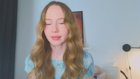 Snapshot of cuute_angell chatting on June 2026 05:06:01 PM Virginia See you on Sunday online show from June 2026 05:06:01 PM