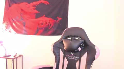 cel I am independent Help me reach 200 thumbs up uwu online show from February 2026 05:03:01 AM