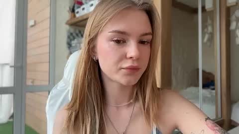 Im Emi streaming with my friend Reyna today online show from April 2026 01:28:01 PM