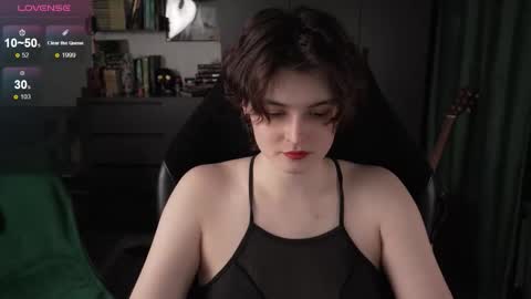 Helen Blossom online show from December 2025 09:01:01 PM