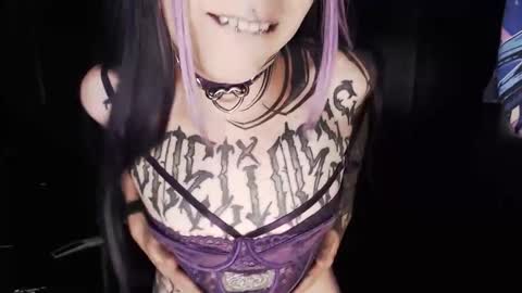 Nikki online show from April 2026 08:57:01 PM