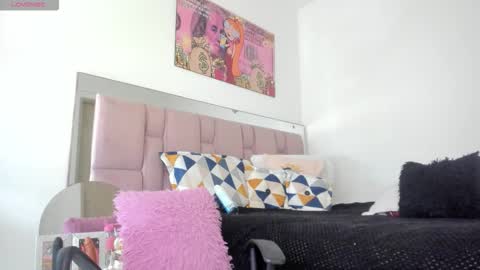 cynthiaa33 online show from March 2026 06:47:02 PM