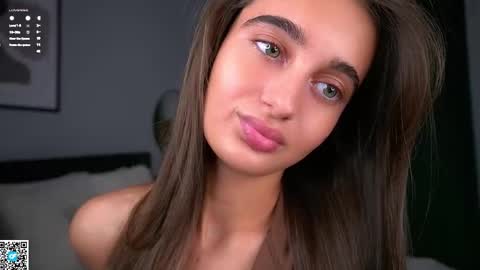 Isabella online show from November 2025 01:04:01 AM