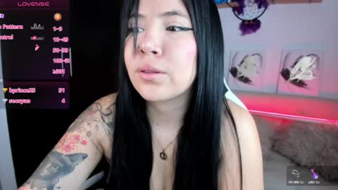 Ailyn  online show from September 2025 10:43:02 PM