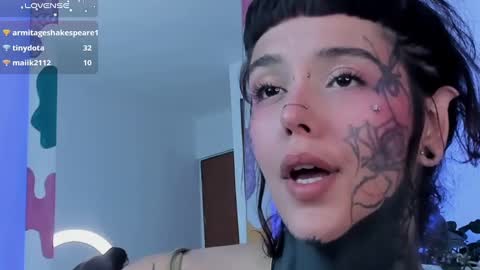 Snapshot of daarlene chatting on March 2025 01:04:01 AM Darlene online show from March 2025 01:04:01 AM