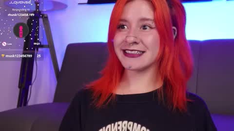 Snapshot of daarlene chatting on October 2025 10:25:01 AM Darlene online show from October 2025 10:25:01 AM