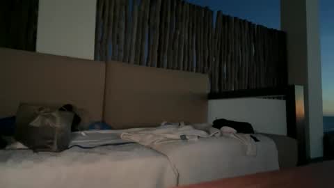 Jewbb online show from April 2026 02:06:01 AM