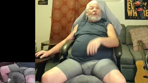 Snapshot of daddydom4fun chatting on December 2024 12:43:02 AM Daddydom4fun online show from December 2024 12:43:02 AM