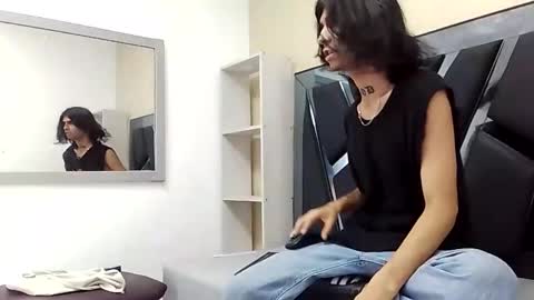 tayler online show from February 2025 11:44:02 AM