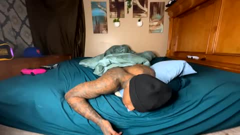 sexy tatted king bbc online show from December 2024 09:40:02 AM