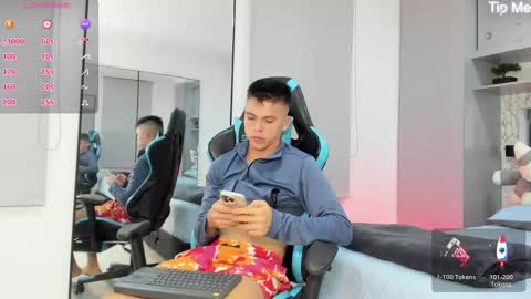 Snapshot of daddyrich4u chatting on September 2025 01:38:02 AM daddyrich4u online show from September 2025 01:38:02 AM