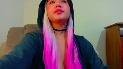 Snapshot of daddys_little_secrett chatting on October 2025 03:39:02 AM Valen online show from October 2025 03:39:02 AM
