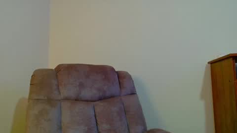 Snapshot of daddys_little_secrett chatting on October 2025 01:50:02 AM Valen online show from October 2025 01:50:02 AM