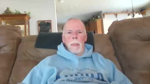 Snapshot of daddysmk chatting on December 2025 08:51:01 PM daddysmk online show from December 2025 08:51:01 PM