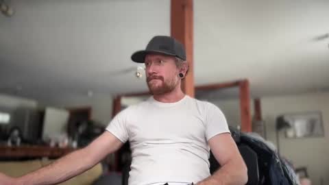 Snapshot of daemon456321 chatting on February 2025 04:35:01 PM daemon online show from February 2025 04:35:01 PM