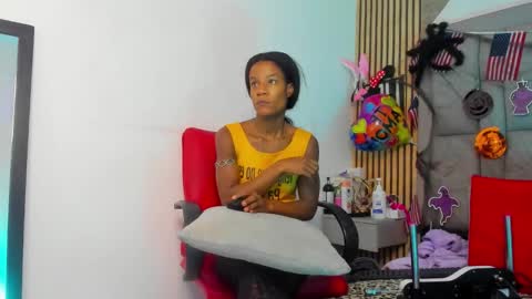 daffnelewis online show from October 2025 11:31:02 AM