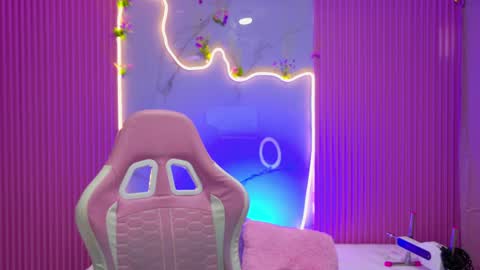 Dafne  online show from April 2026 08:02:02 PM