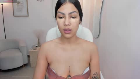 Snapshot of dafne_hills chatting on November 2025 07:02:02 PM Dafne online show from November 2025 07:02:02 PM