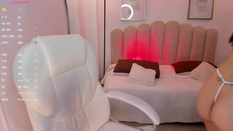 Snapshot of dafne_hills chatting on November 2025 07:25:01 PM Dafne online show from November 2025 07:25:01 PM