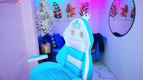 Snapshot of dafne_huges chatting on November 2025 07:49:02 PM dafne huges online show from November 2025 07:49:02 PM