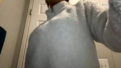 Snapshot of dafnecloutier chatting on February 2025 08:33:02 PM Dafne 27 Cory-24 online show from February 2025 08:33:02 PM