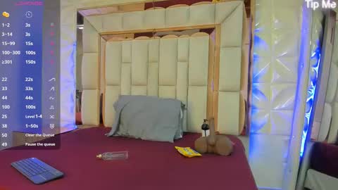 Dafnee online show from November 2025 11:55:02 AM