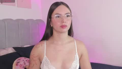 Dafne  online show from January 2026 01:37:02 PM